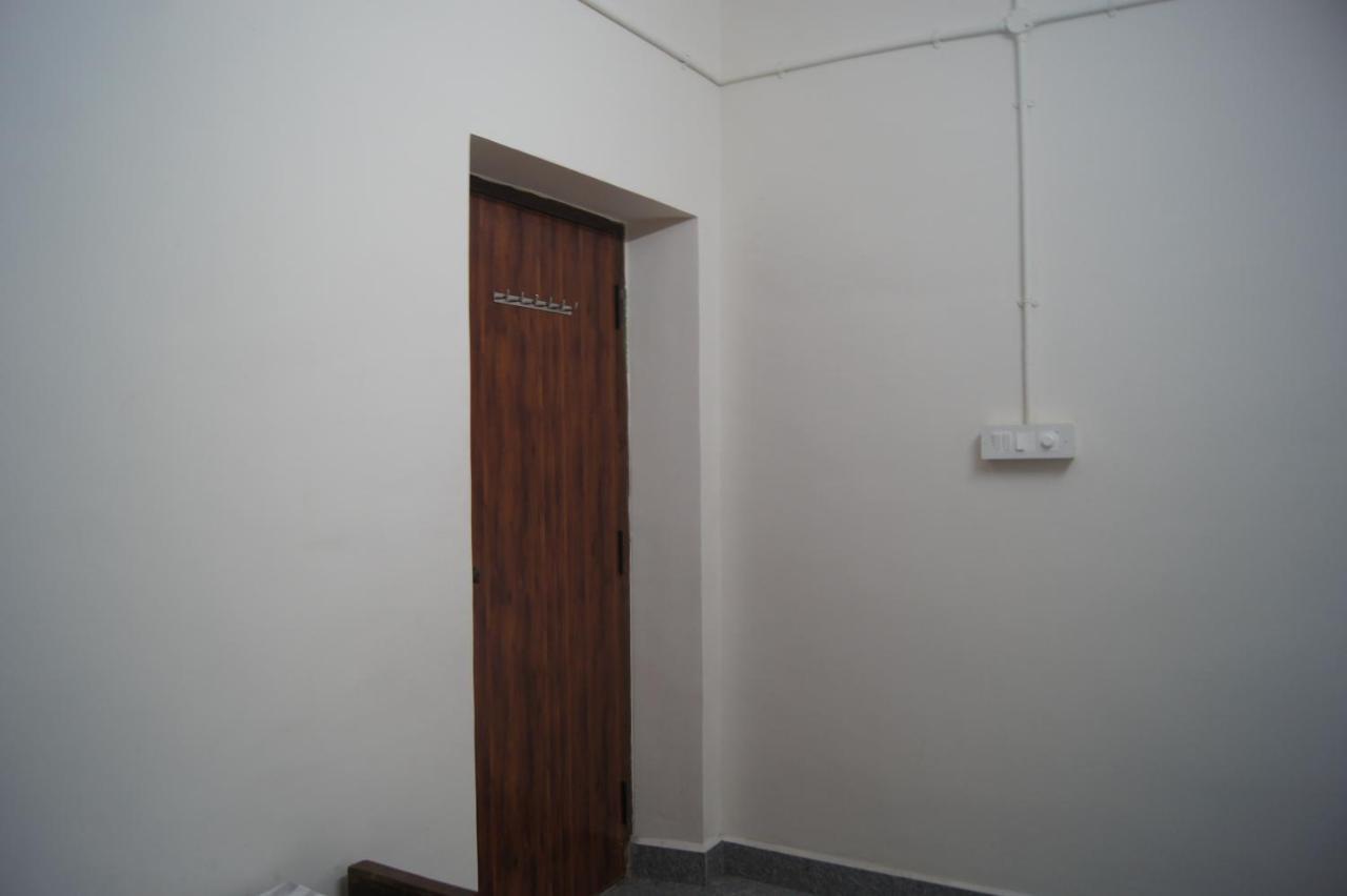 Cornerbunker Hostel Мисор Екстериор снимка